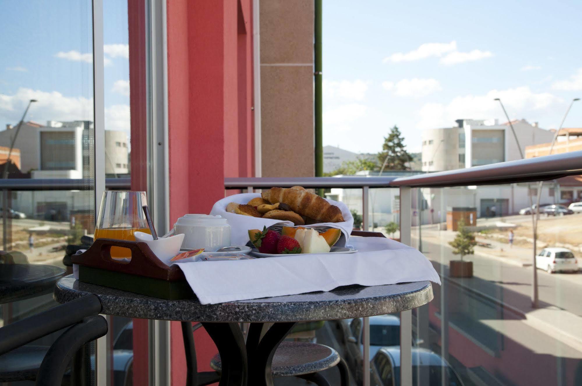 Hotel Alendouro Маседу ди Кавалейруш Екстериор снимка